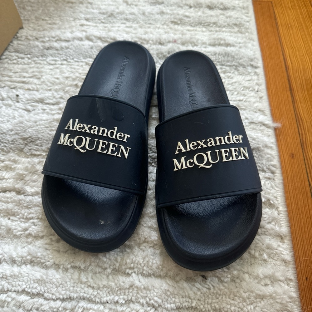 McQueen slides